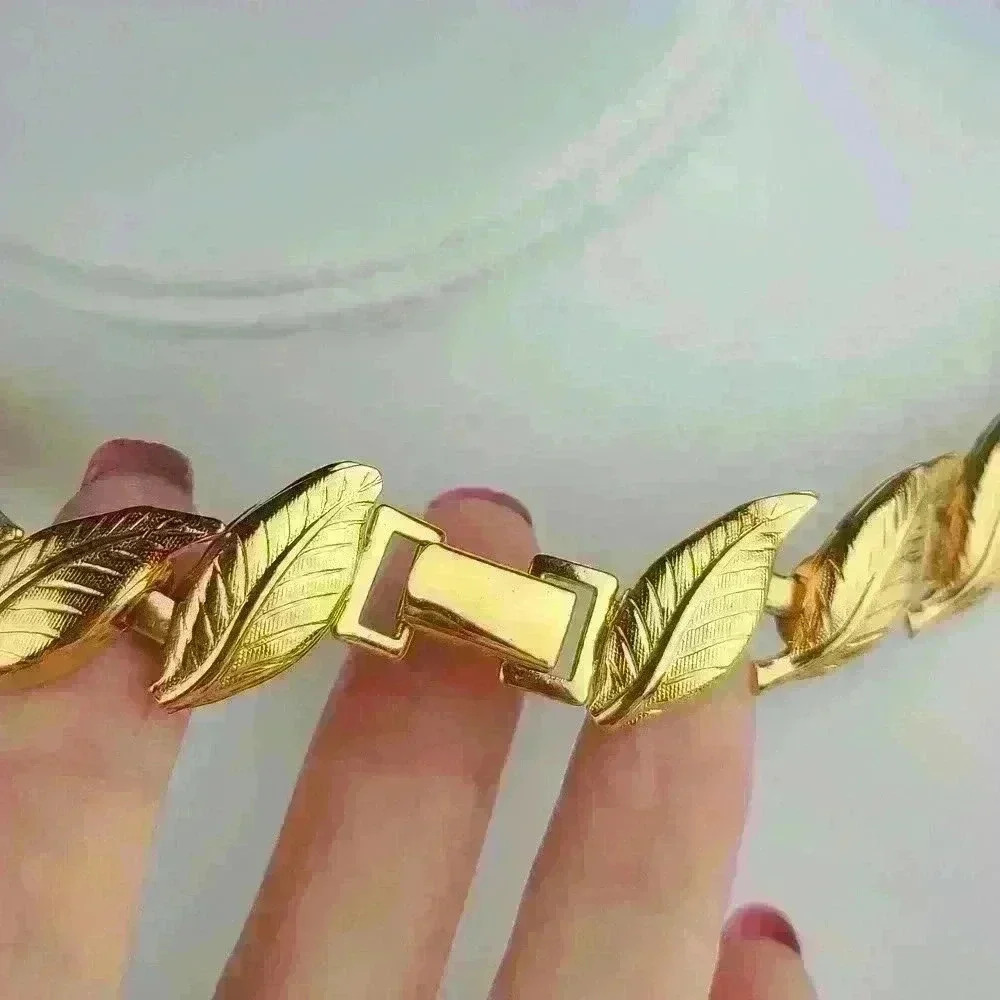 Vintage Napier Gold Tone / Gold Plated necklaces set of 3 - Picture 4 of 16
